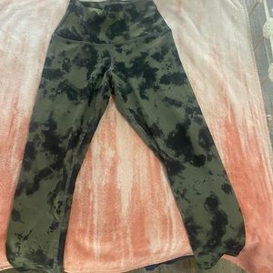 Evolution and Creation leggings size S